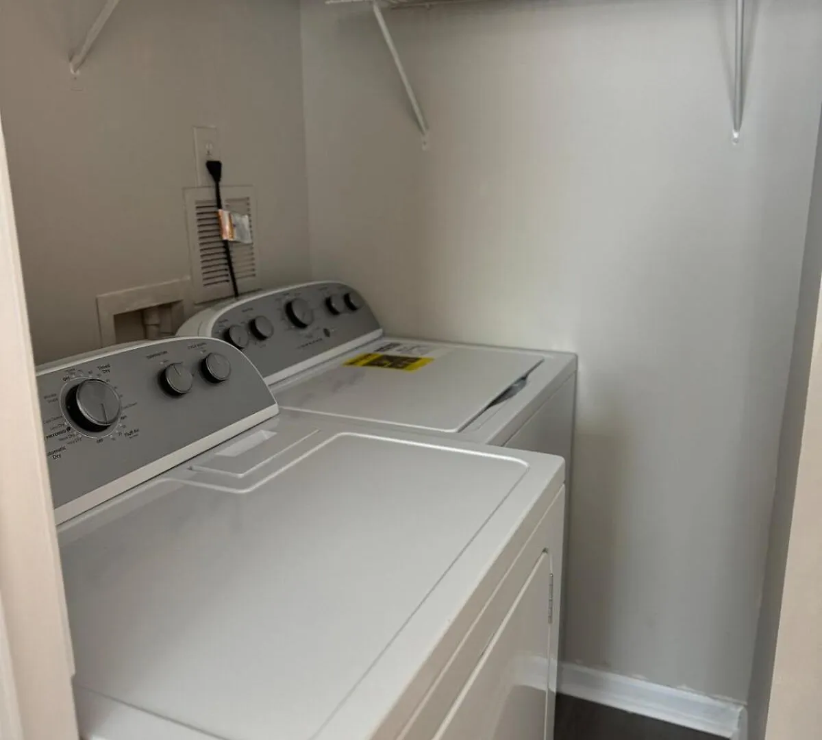 Tatil Evi Modern Entire 2-Bedroom House For 6 Guests At University City Charlotte
